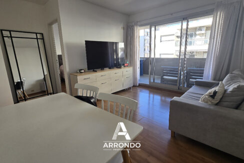ArrondoProp_Brown1807_ Comedor&Living01