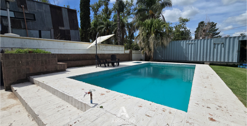 Amplia casa en Funes – Con pileta y parrillero, ideal para disfrutar