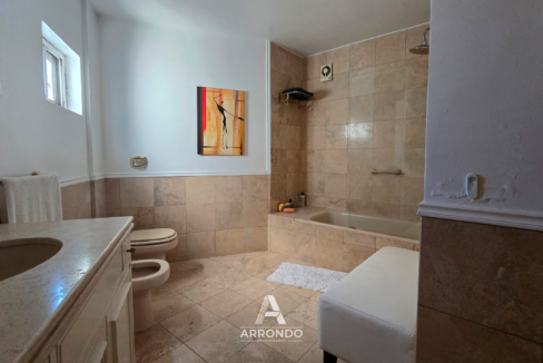 ArrondoProp_Paraguay800_BañoHabPrincipal