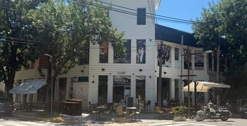 Local Comercial en Funes – Ubicación estratégica frente a la plaza y a metros de la ruta.